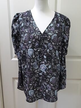 Torrid Harper Georgette Blouse Size 3 (3X) Gray Floral Paisley V-Neck Flowy Top